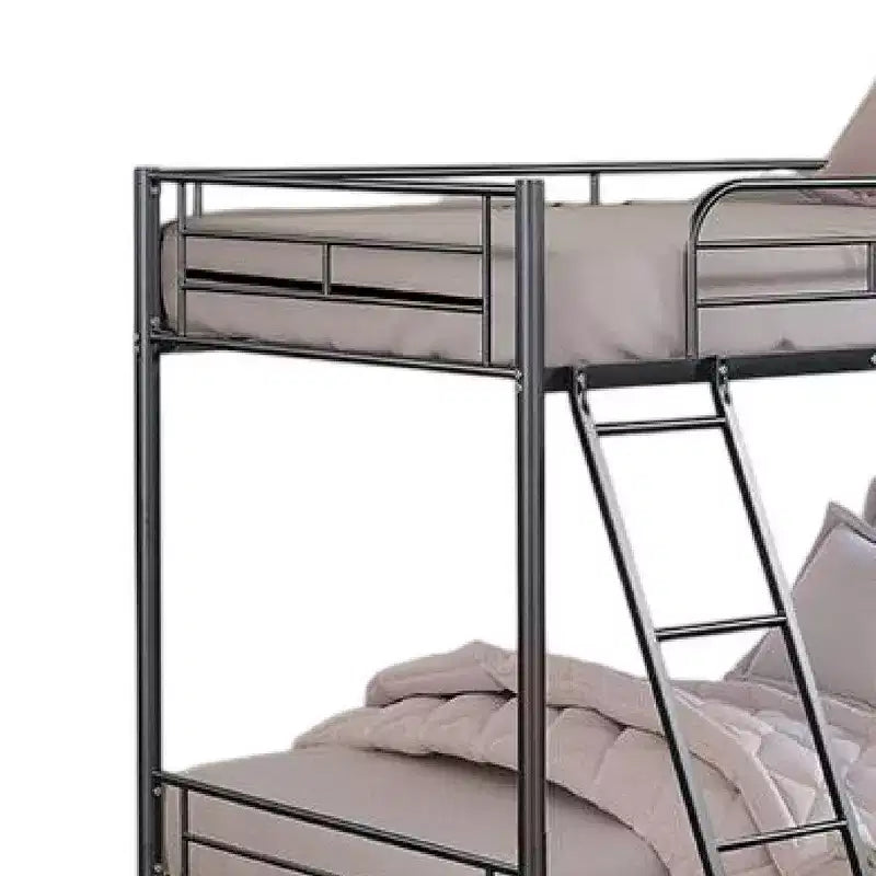 Lit superposé Royal Hampton double sur double, cadre en métal noir, échelle inclinée attachée