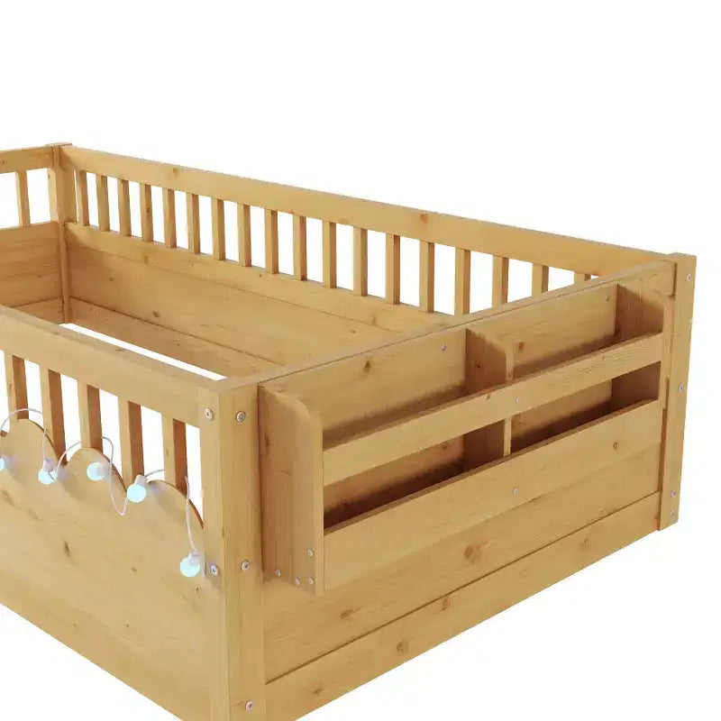 Lit enfant Zeus et Ruta en bois naturel avec barrières hautes, éclairage intégré et étagère de rangement