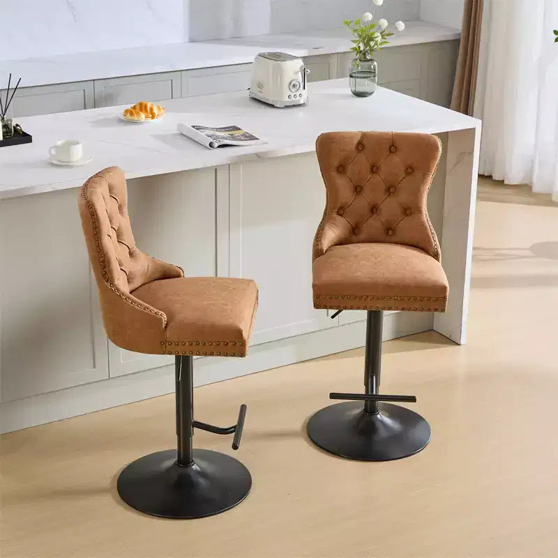 Lot de 2 tabourets de bar, tabourets de comptoir pivotants modernes rembourrés avec dossier capitonné, garniture cloutée et hauteur réglable de 66 à 84 cm pour la cuisine
