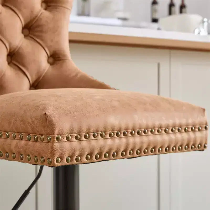 Lot de 2 tabourets de bar, tabourets de comptoir pivotants modernes rembourrés avec dossier capitonné, garniture cloutée et hauteur réglable de 66 à 84 cm pour la cuisine