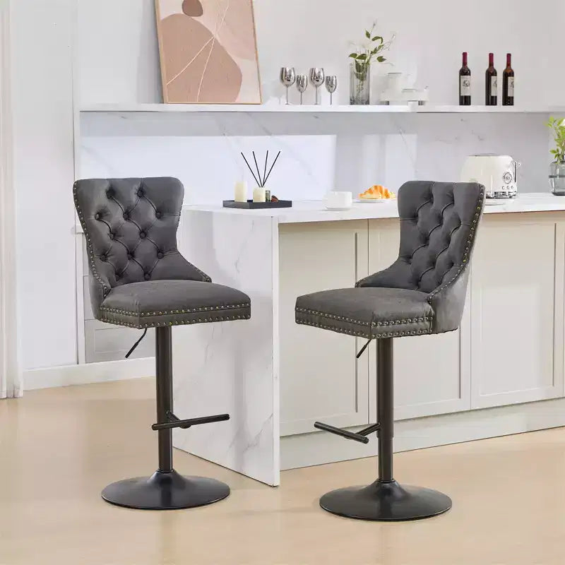 Lot de 2 tabourets de bar, tabourets de comptoir pivotants modernes rembourrés avec dossier capitonné, garniture cloutée et hauteur réglable de 66 à 84 cm pour la cuisine