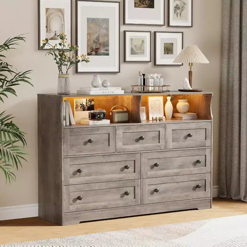 Commode Acekool à 7 tiroirs avec station de charge, commode moderne avec compartiments ouverts, éclairage d'appoint, organisateur de rangement pour chambre et placard