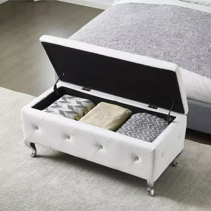 TUYOHW White Faux Leather Storage Ottoman Bench,Ottoman with Crystal Buttons,Metal Legs,Upholstered Rectangular Footrest Bench for Bedroom,Living Room