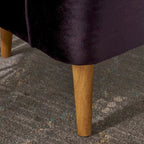 Fauteuil club moderne en velours avec pieds en bois de bouleau