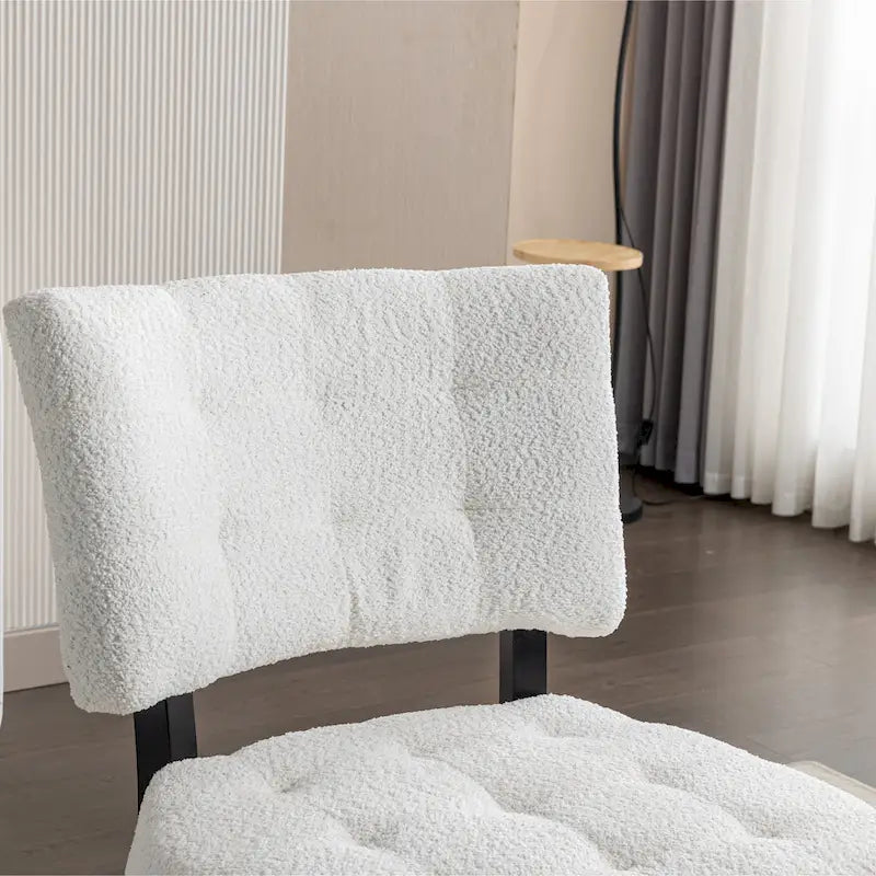 Fauteuil d'appoint capitonné surdimensionné