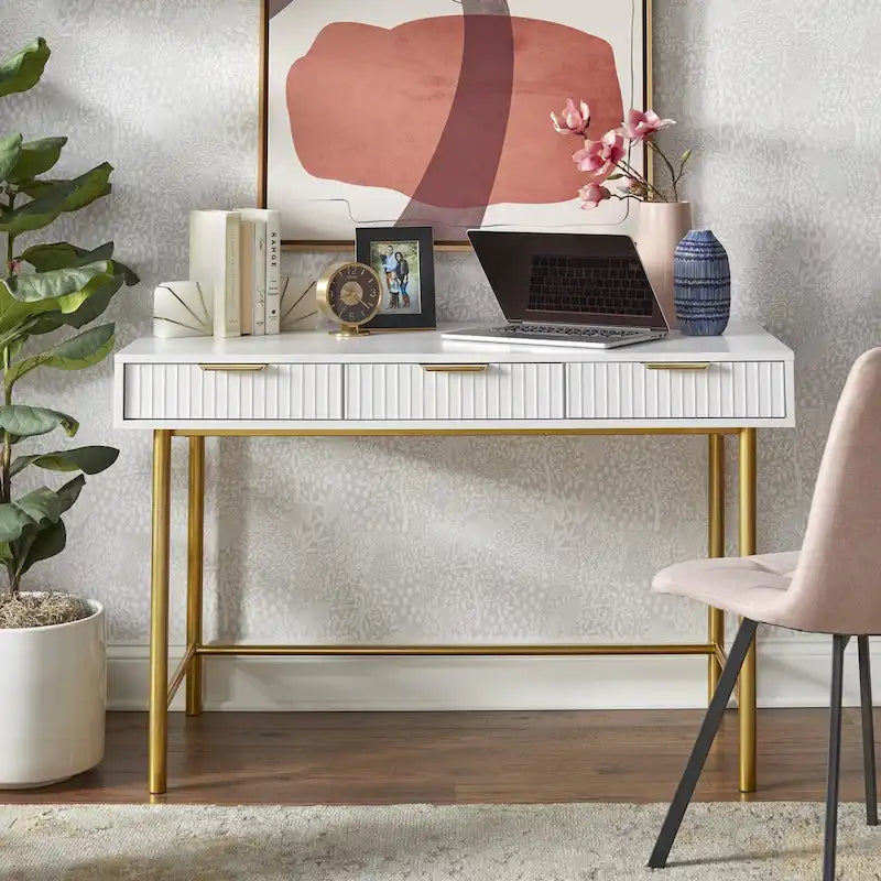 Bureau moderne à trois tiroirs