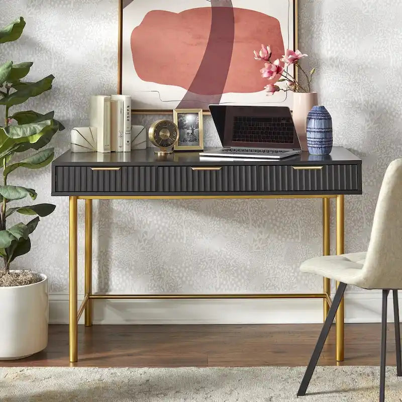 Bureau moderne à trois tiroirs